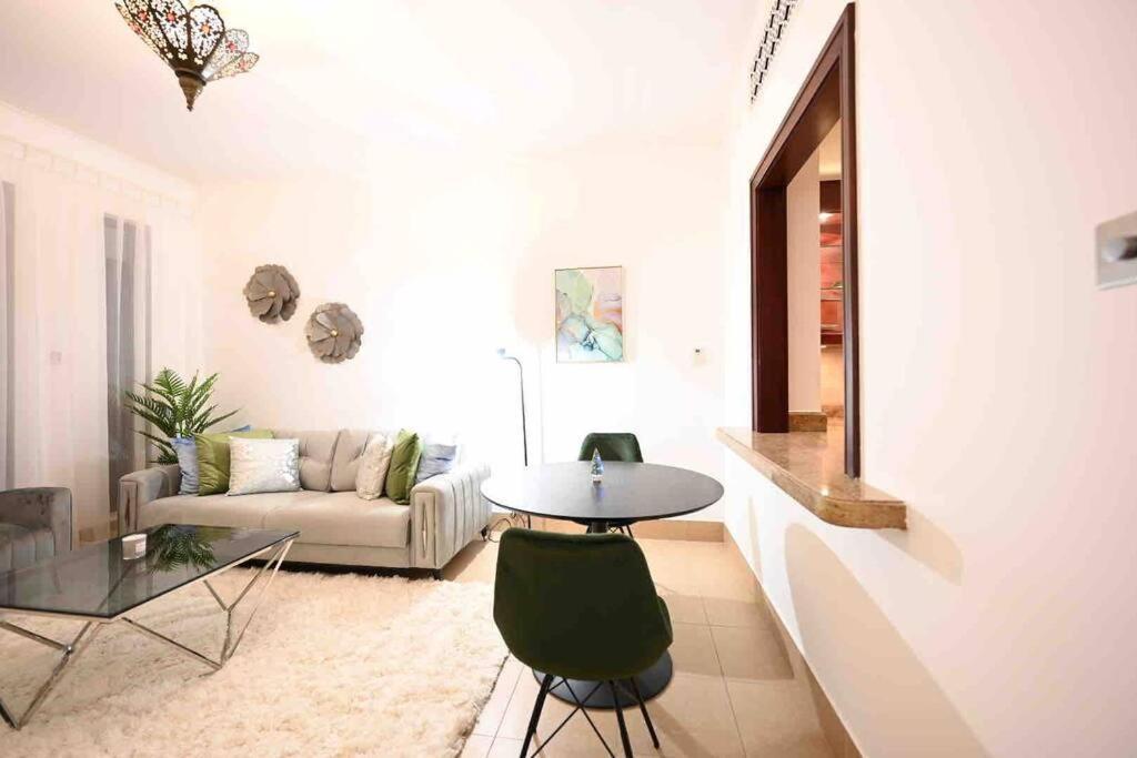 Brand New Furniture . Close To Dubai Mall. Exterior photo